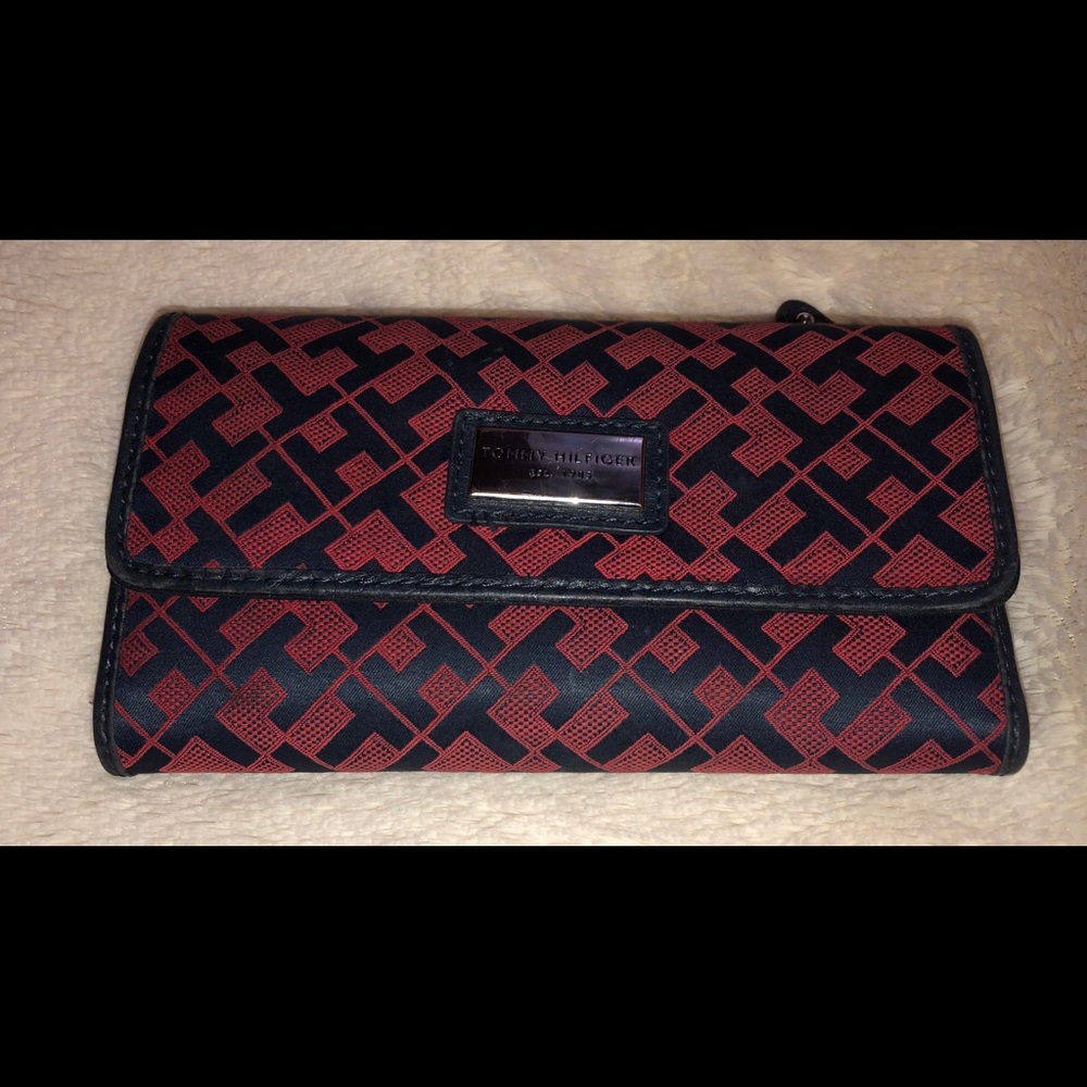 Tommy Hilfiger wallet